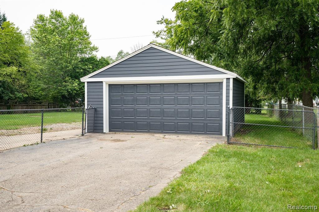 6368 HERMANA Road, West Bloomfield, MI 48324 — Photo 23