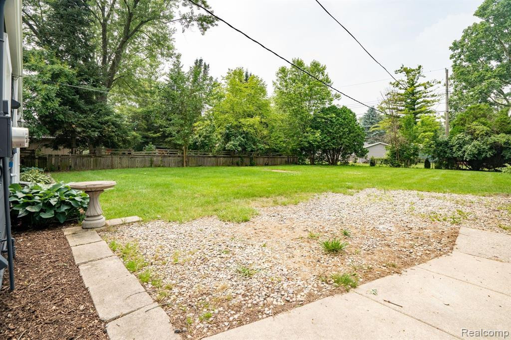 6368 HERMANA Road, West Bloomfield, MI 48324 — Photo 24
