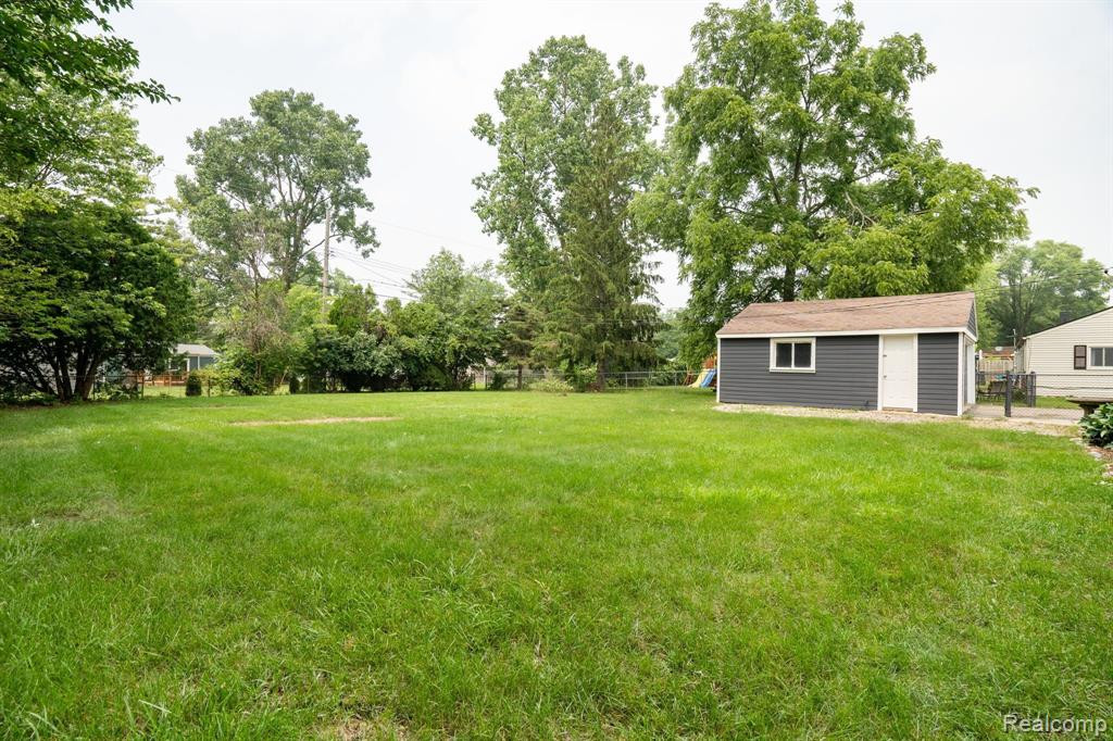 6368 HERMANA Road, West Bloomfield, MI 48324 — Photo 26