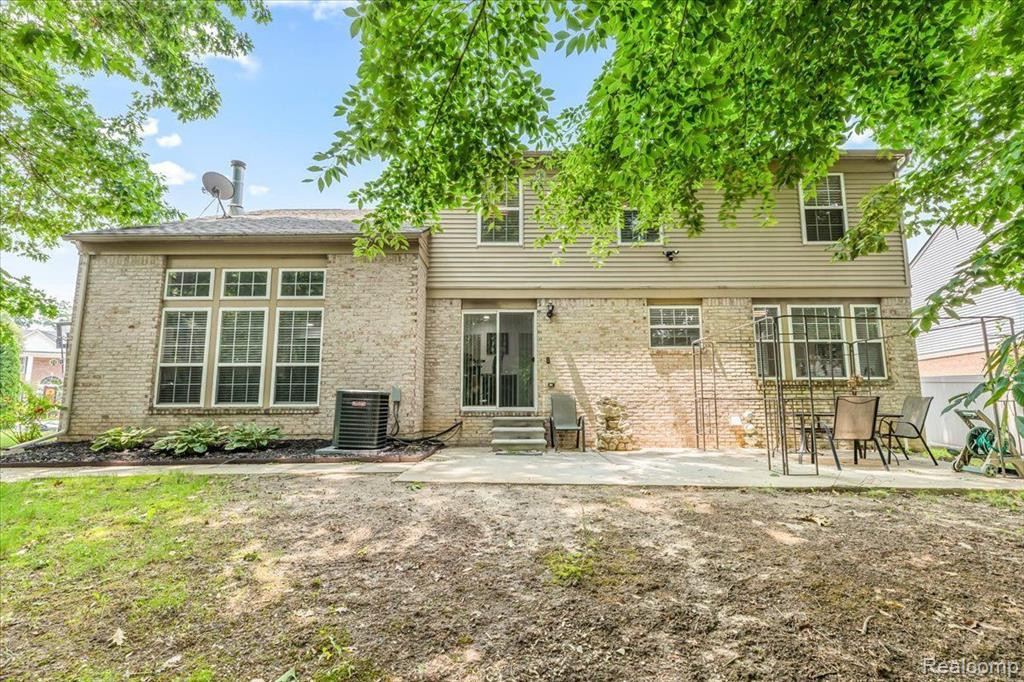 15595 BROOKSIDE Drive, Van Buren, MI 48111 — Photo 5
