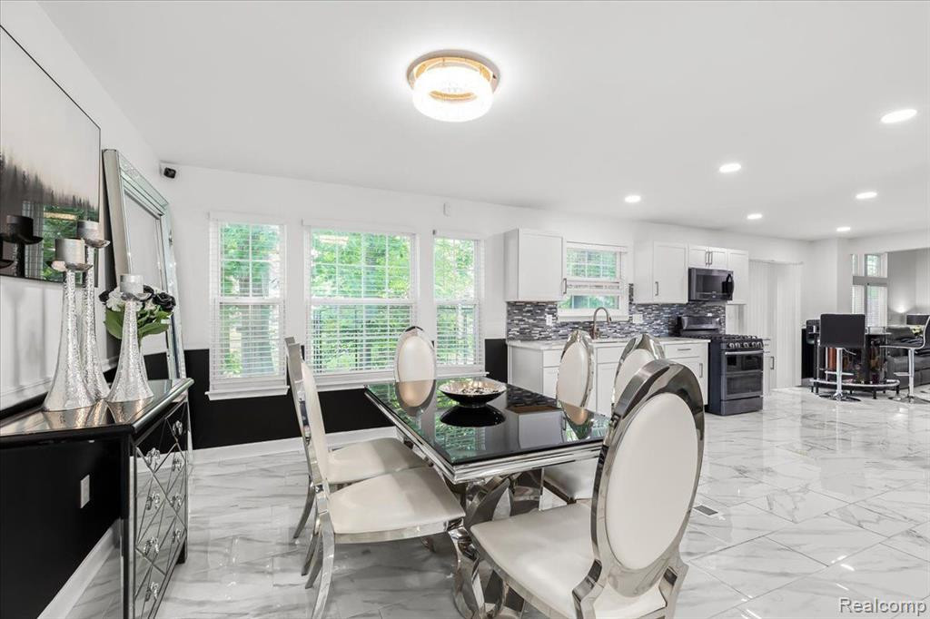 15595 BROOKSIDE Drive, Van Buren, MI 48111 — Photo 12
