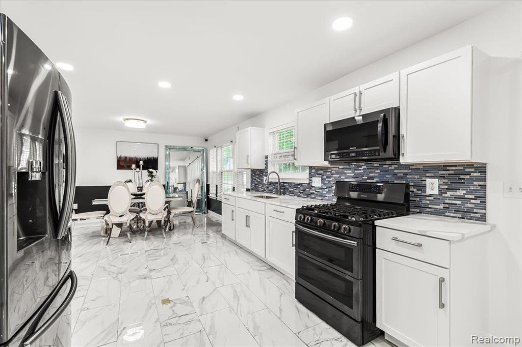 15595 BROOKSIDE Drive, Van Buren, MI 48111 — Photo 17