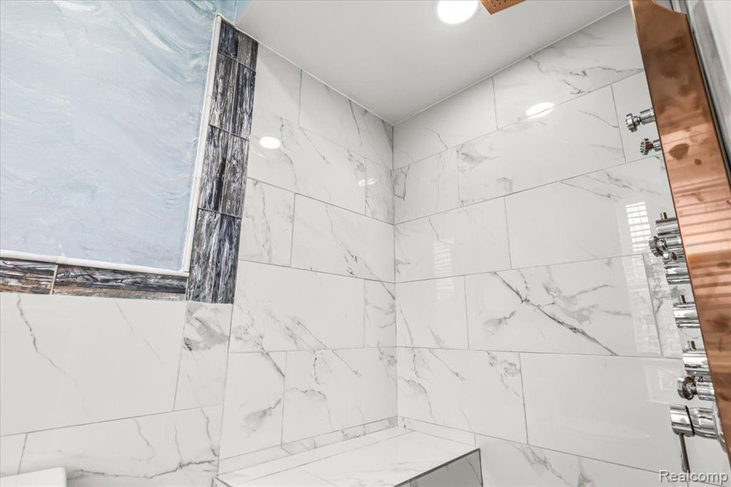 15595 BROOKSIDE Drive, Van Buren, MI 48111 — Photo 32