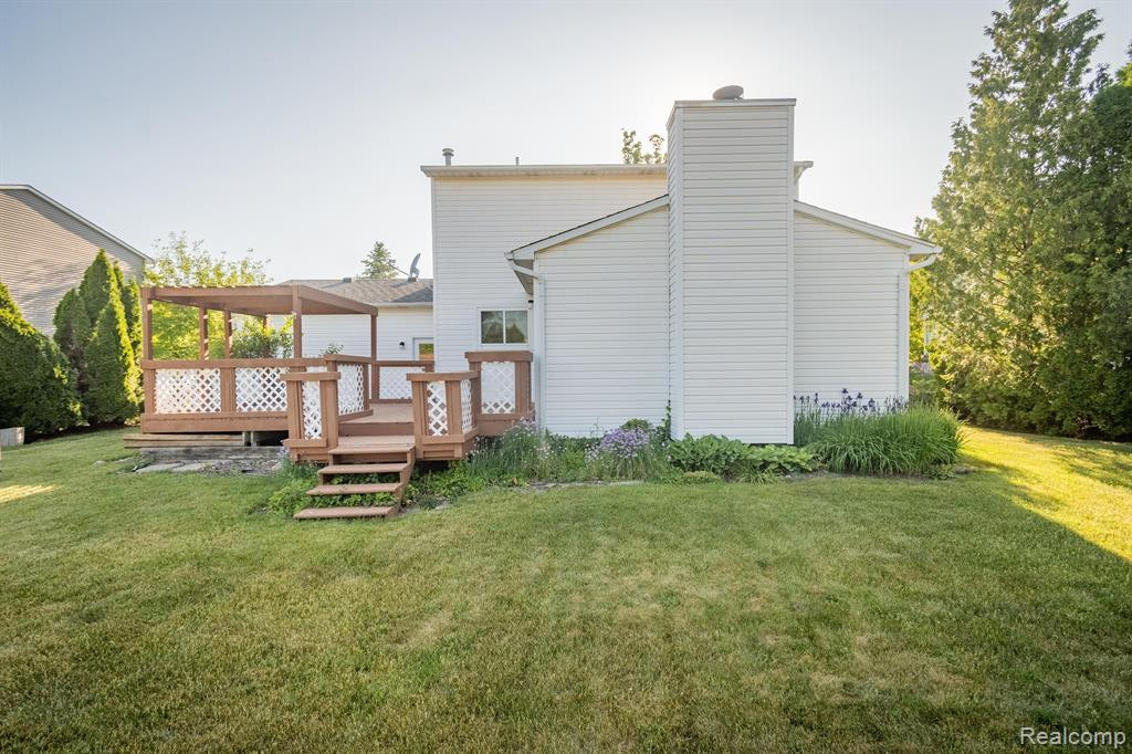 780 STONEY Drive, South Lyon, MI 48178 — Photo 2