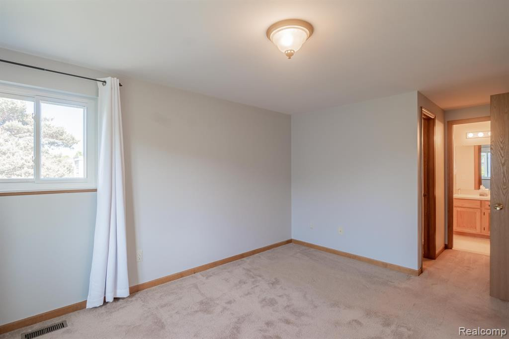 780 STONEY Drive, South Lyon, MI 48178 — Photo 5