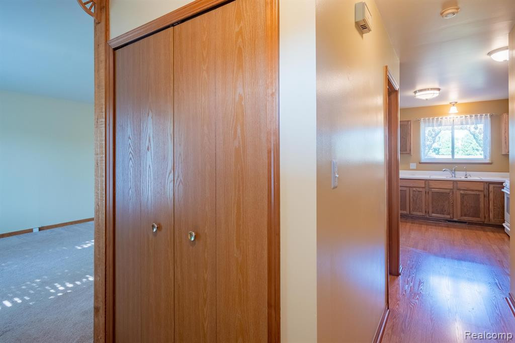 780 STONEY Drive, South Lyon, MI 48178 — Photo 6
