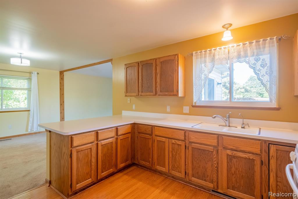 780 STONEY Drive, South Lyon, MI 48178 — Photo 12