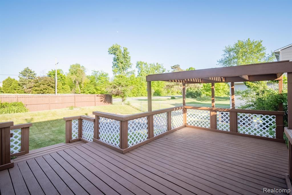 780 STONEY Drive, South Lyon, MI 48178 — Photo 35