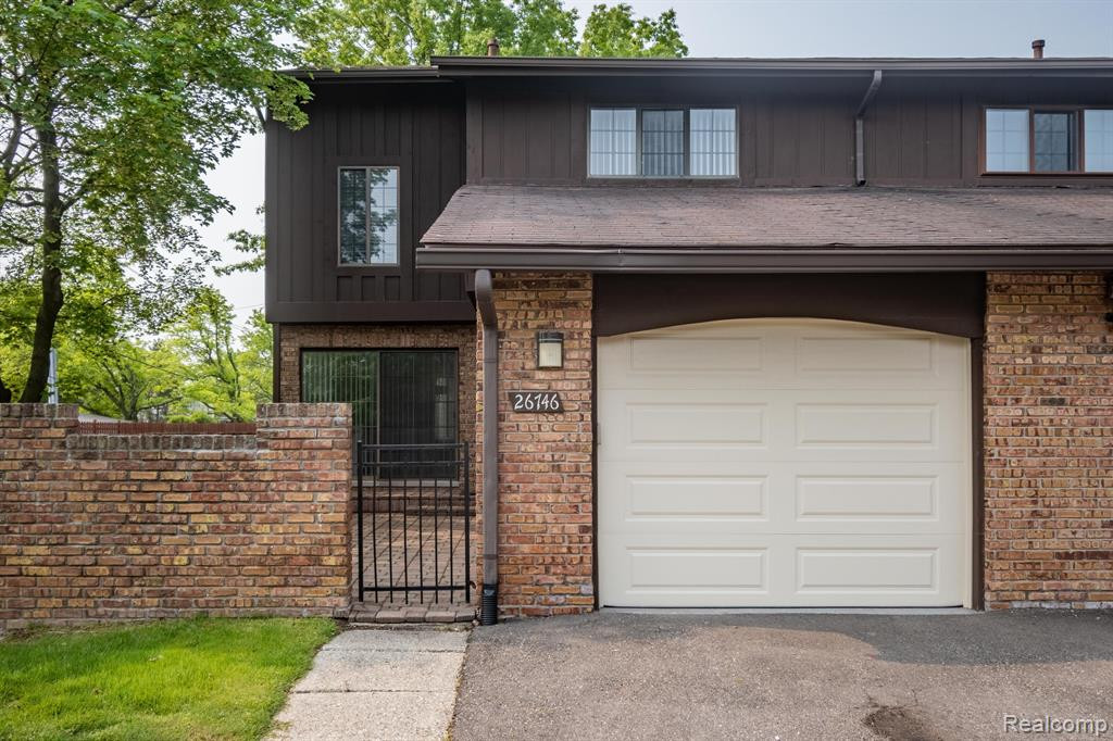 26746 SUMMERDALE Drive, Southfield, MI 48033 — front exterior