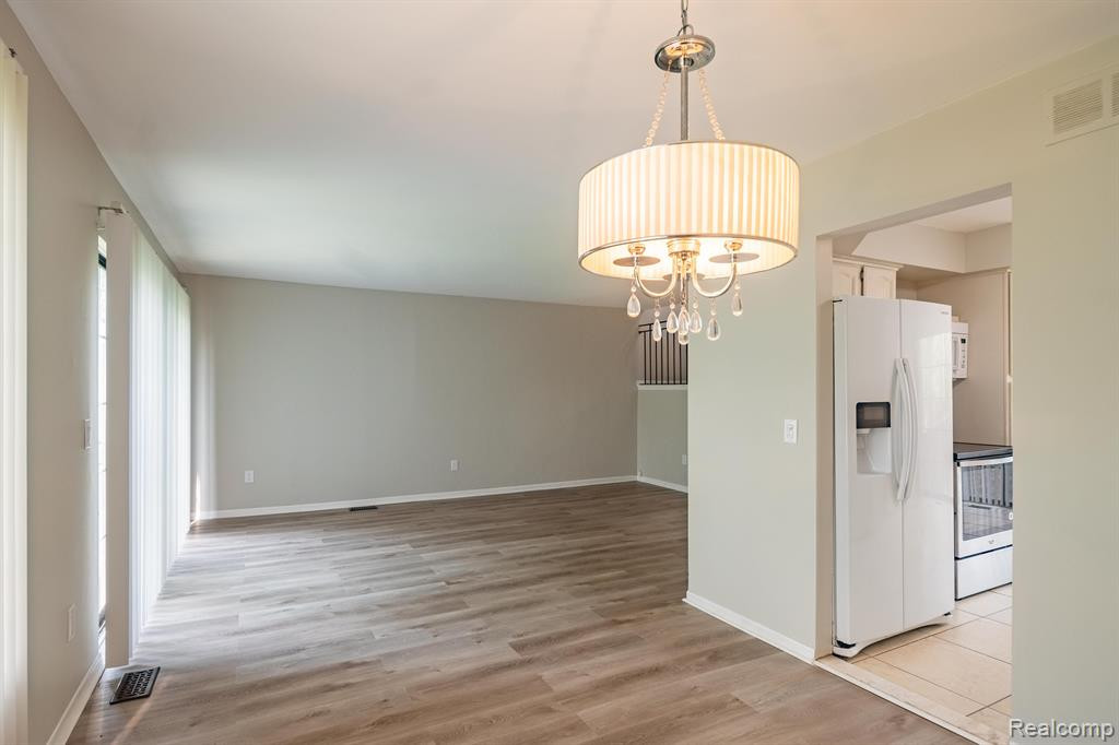 26746 SUMMERDALE Drive, Southfield, MI 48033 — Photo 10