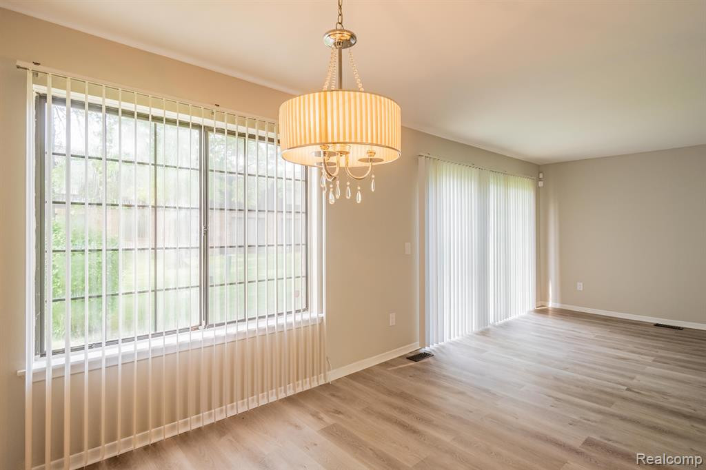 26746 SUMMERDALE Drive, Southfield, MI 48033 — Photo 11