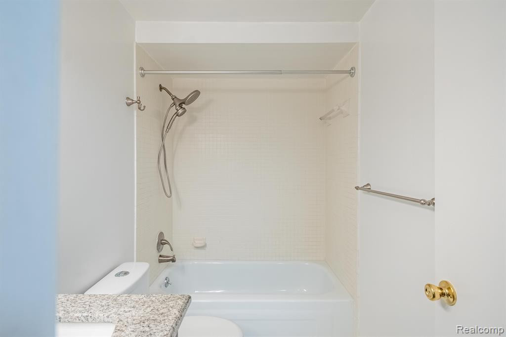 26746 SUMMERDALE Drive, Southfield, MI 48033 — Photo 19