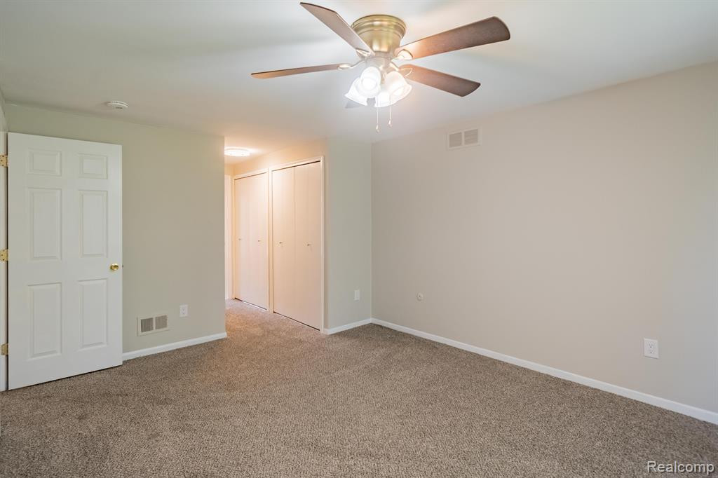 26746 SUMMERDALE Drive, Southfield, MI 48033 — Photo 23