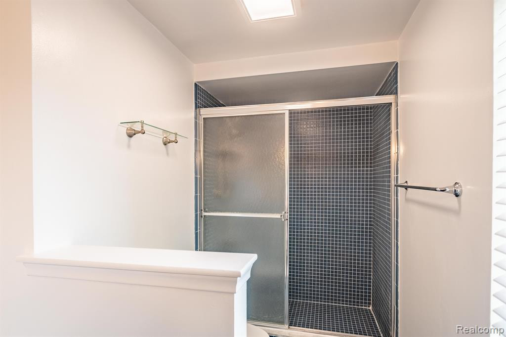 26746 SUMMERDALE Drive, Southfield, MI 48033 — Photo 26