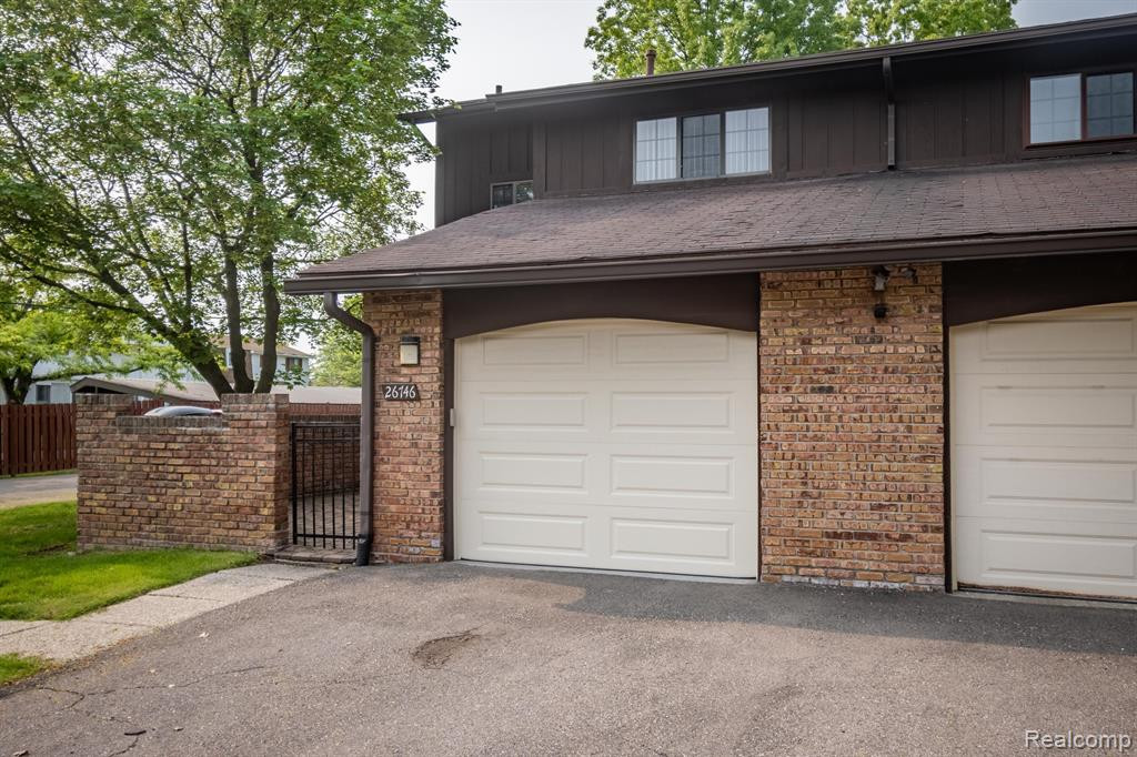 26746 SUMMERDALE Drive, Southfield, MI 48033 — Photo 30