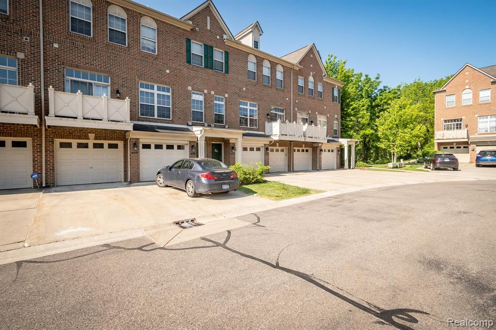 39832 ROCKCREST Circle, Northville, MI 48168 — Photo 2