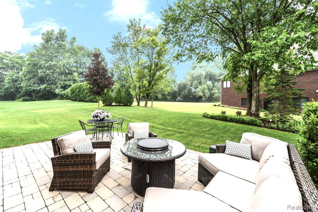 22464 St. James Drive, Northville, MI 48167 — Photo 23