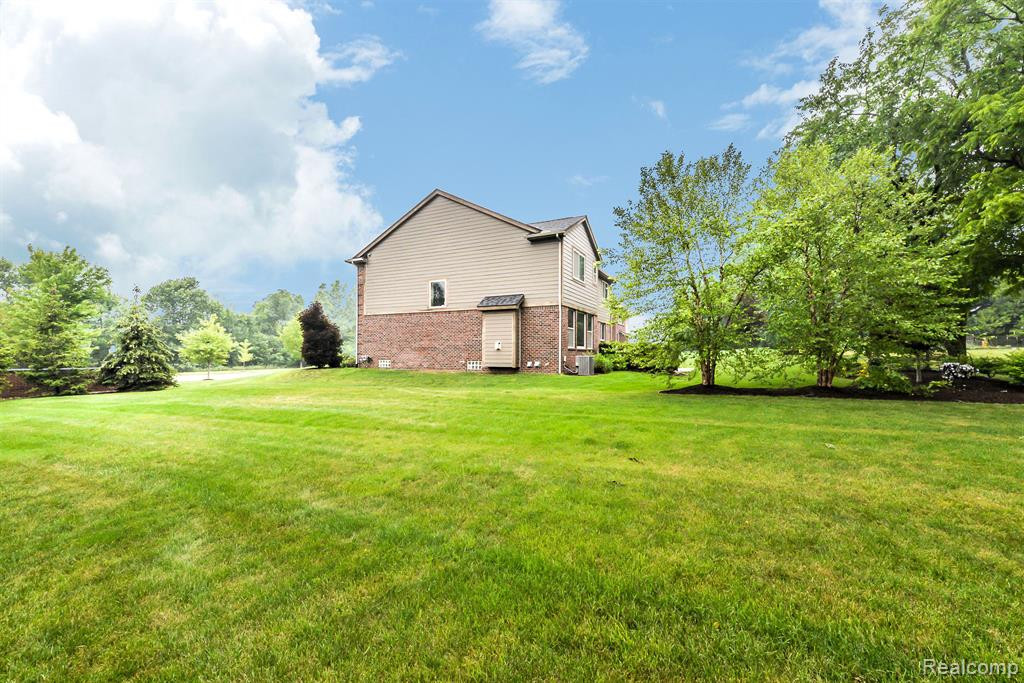 22464 St. James Drive, Northville, MI 48167 — Photo 25