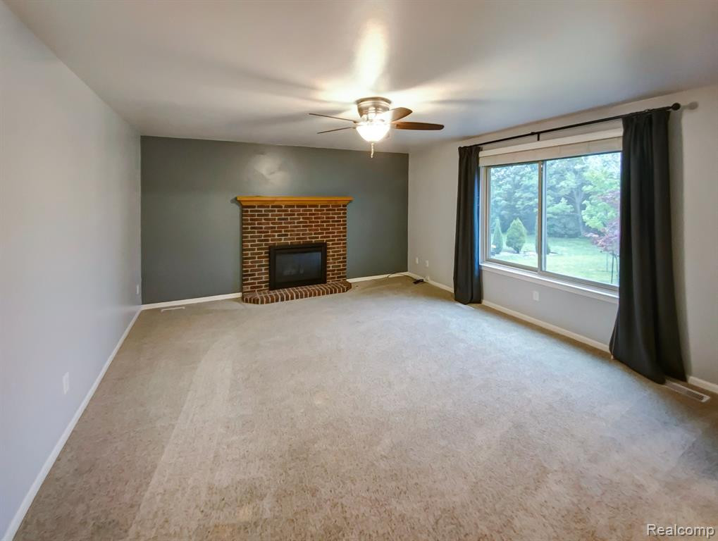3198 HONEYSUCKLE Drive, Ann Arbor, MI 48103 — Photo 3
