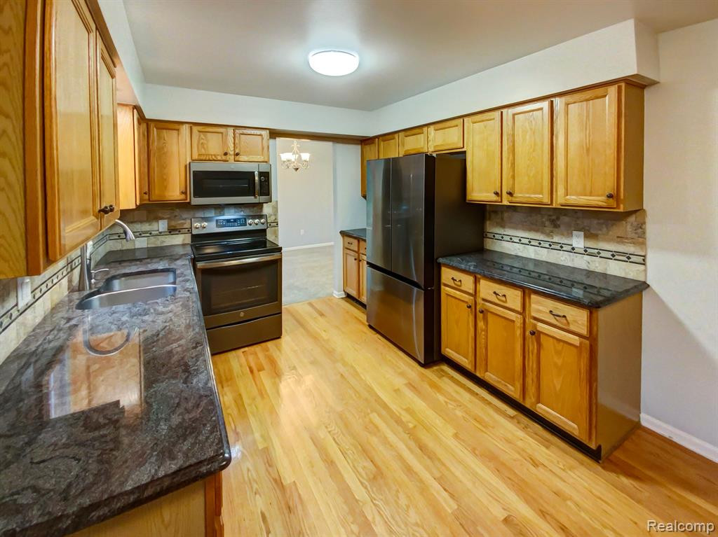 3198 HONEYSUCKLE Drive, Ann Arbor, MI 48103 — Photo 6