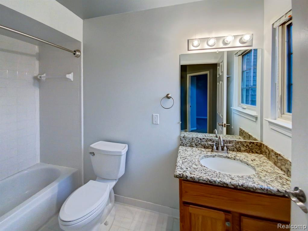 3198 HONEYSUCKLE Drive, Ann Arbor, MI 48103 — Photo 18