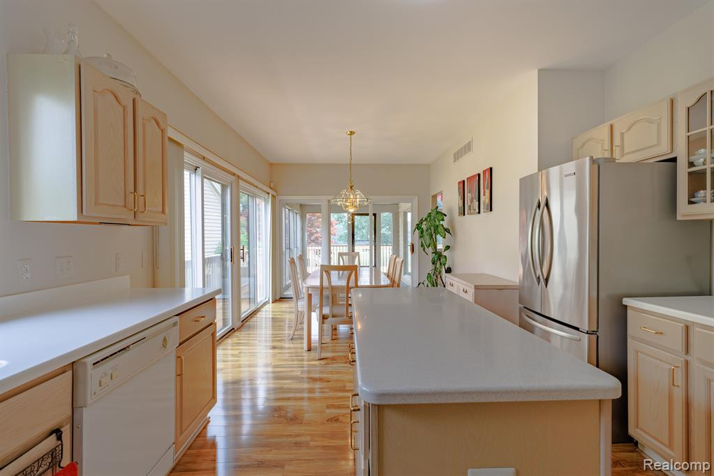 1897 STONEBRIDGE Drive N, Ann Arbor, MI 48108 — Photo 13