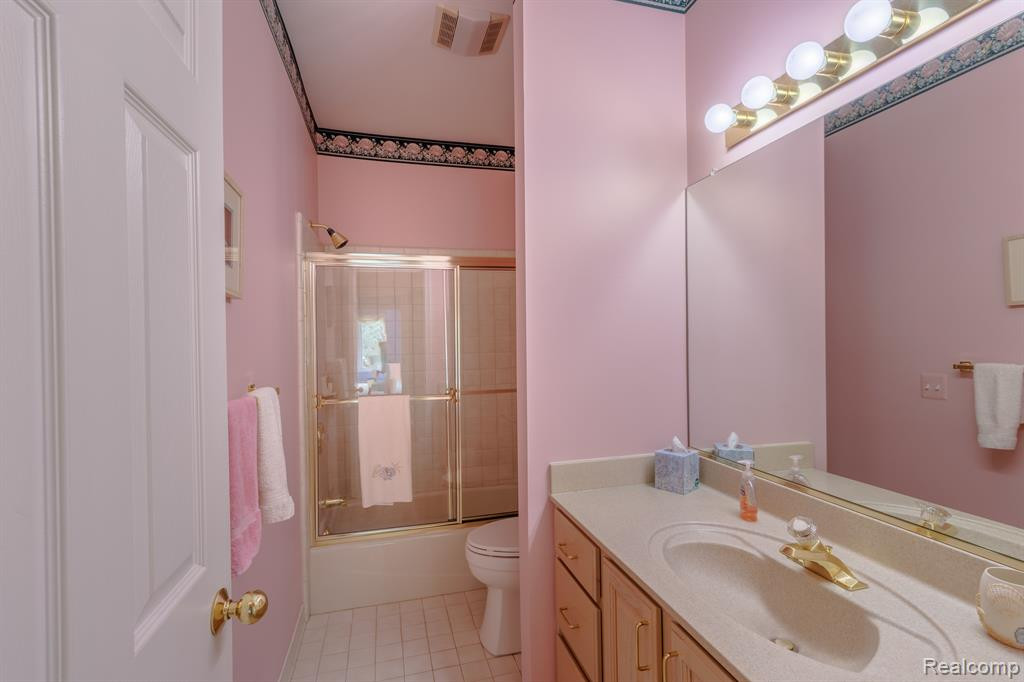 1897 STONEBRIDGE Drive N, Ann Arbor, MI 48108 — Photo 16