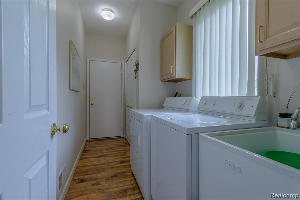 1897 STONEBRIDGE Drive N, Ann Arbor, MI 48108 — Photo 24