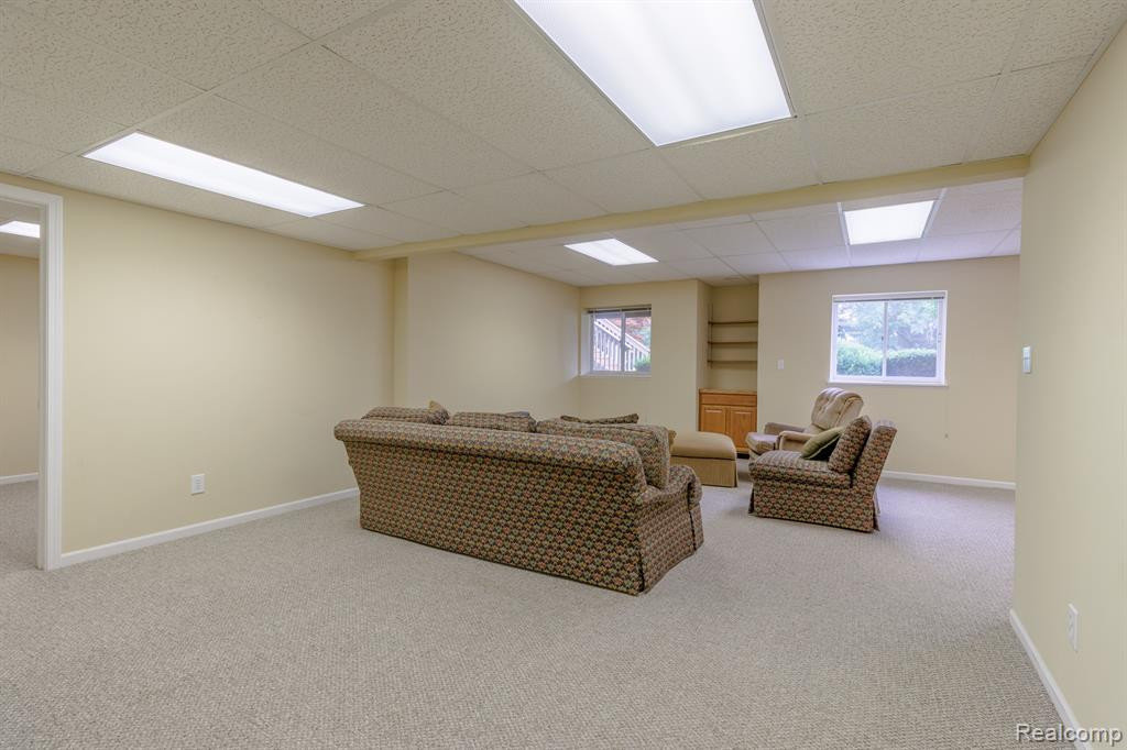 1897 STONEBRIDGE Drive N, Ann Arbor, MI 48108 — Photo 27
