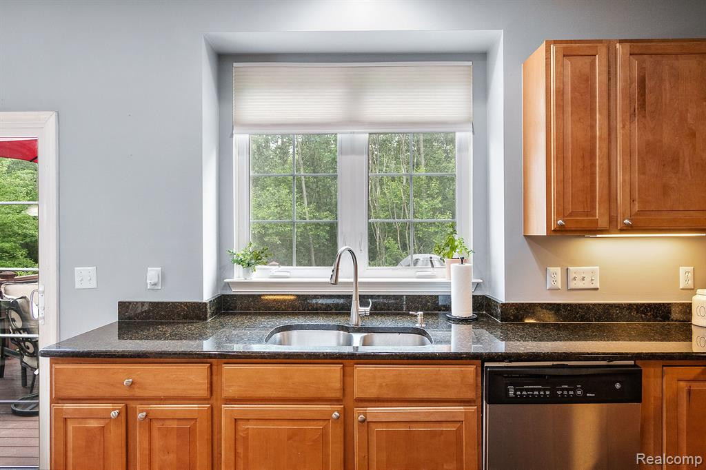 8830 LAKEWAY Court, Ypsilanti, MI 48197 — Photo 35