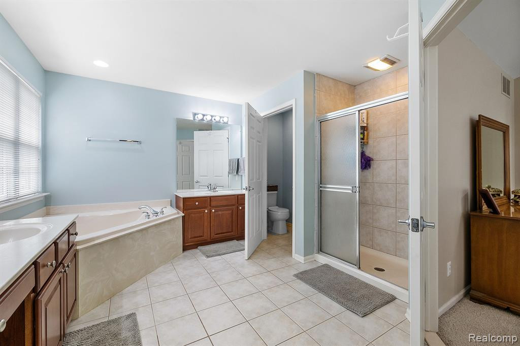 8830 LAKEWAY Court, Ypsilanti, MI 48197 — Photo 51