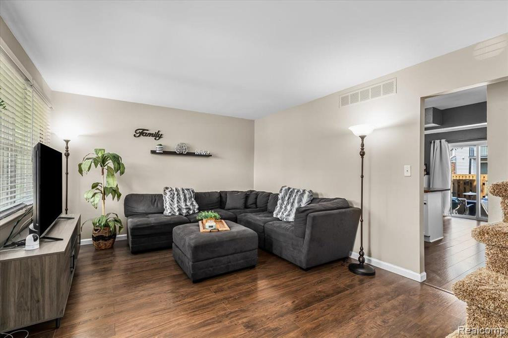 24653 OLDE ORCHARD Street, Novi, MI — Photo 4