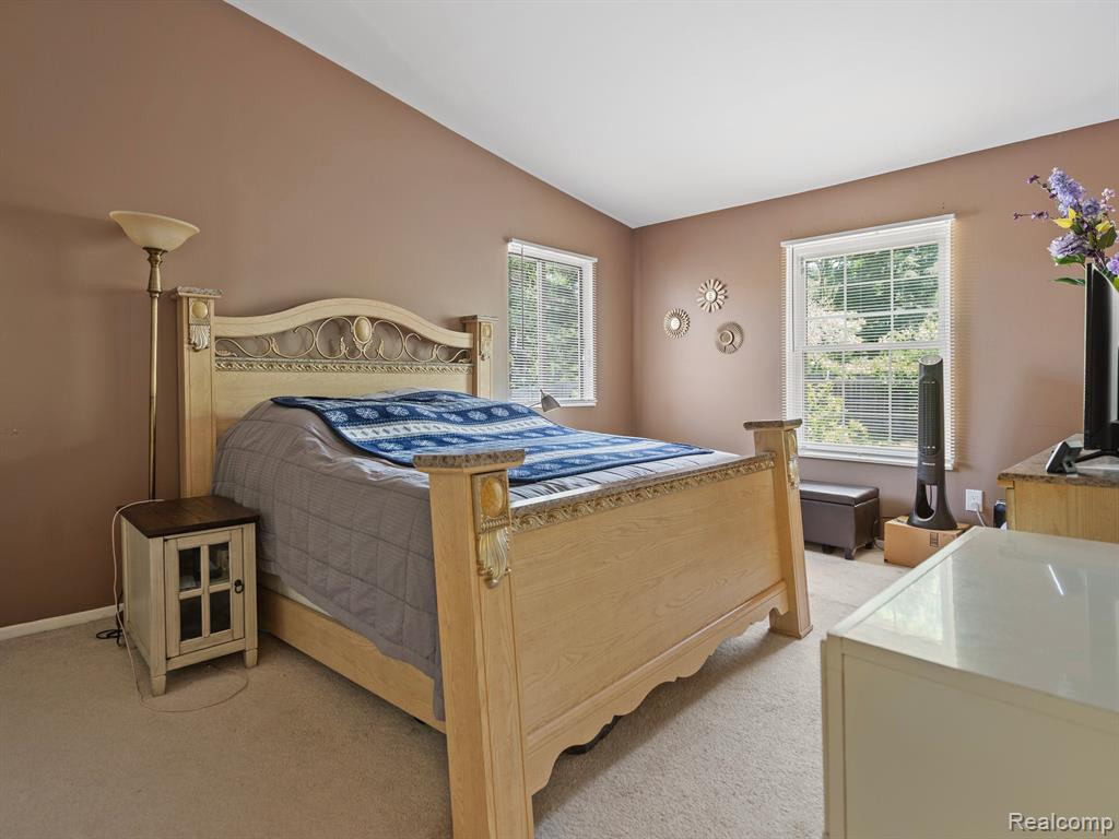 31176 COUNTRY Way, Farmington Hills, MI 48331 — Photo 11