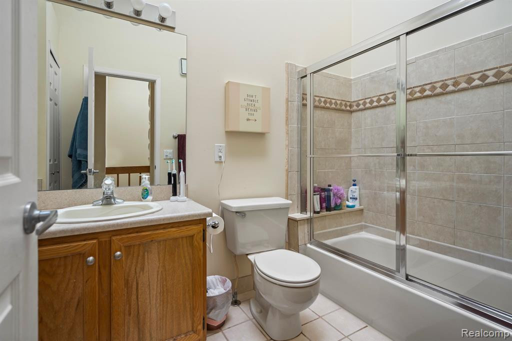 31176 COUNTRY Way, Farmington Hills, MI 48331 — Photo 12