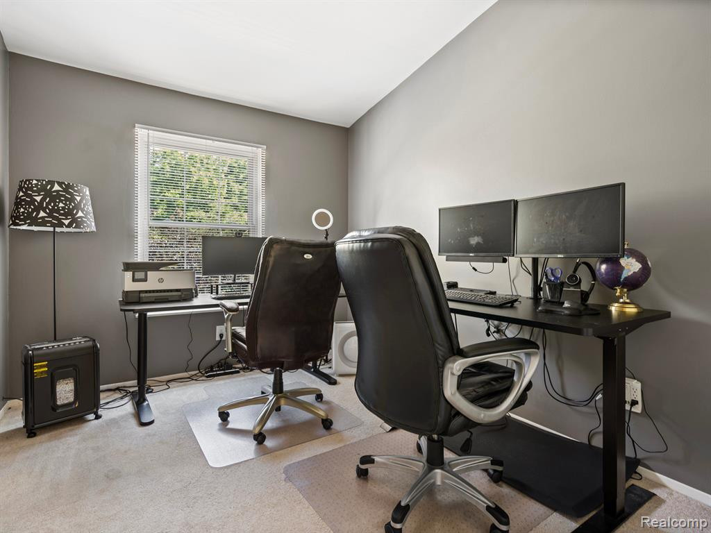 31176 COUNTRY Way, Farmington Hills, MI 48331 — Photo 13