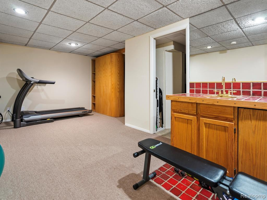 31176 COUNTRY Way, Farmington Hills, MI 48331 — Photo 16