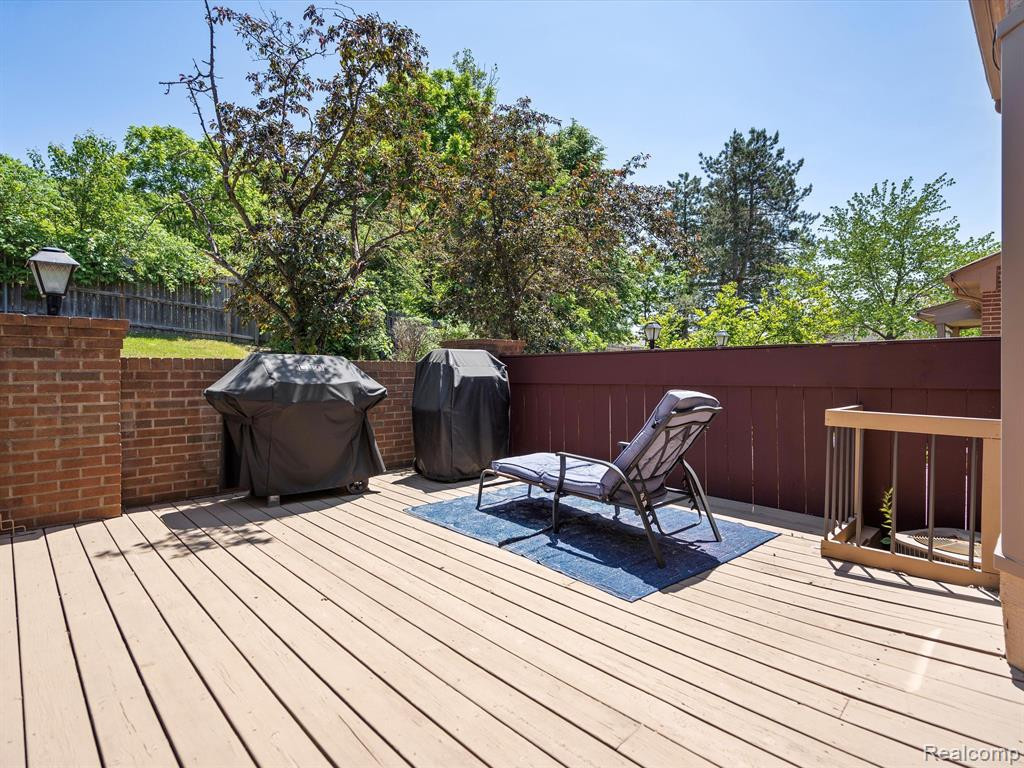 31176 COUNTRY Way, Farmington Hills, MI 48331 — Photo 4