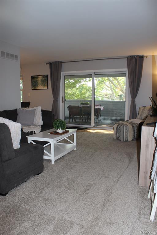 290 LAKE VILLAGE Drive, Walled Lake, MI 48390 — Photo 6