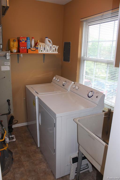290 LAKE VILLAGE Drive, Walled Lake, MI 48390 — Photo 12
