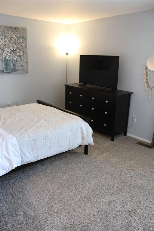 290 LAKE VILLAGE Drive, Walled Lake, MI 48390 — Photo 18
