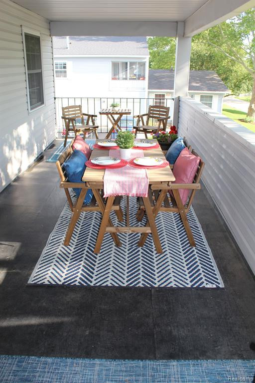 290 LAKE VILLAGE Drive, Walled Lake, MI 48390 — Photo 25