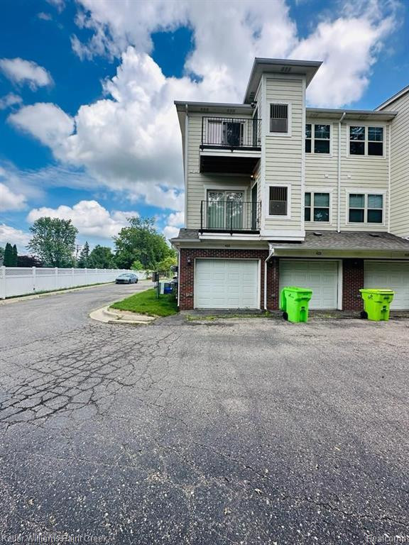 414 LEGATO Drive, Walled Lake, MI 48390 — Photo 2