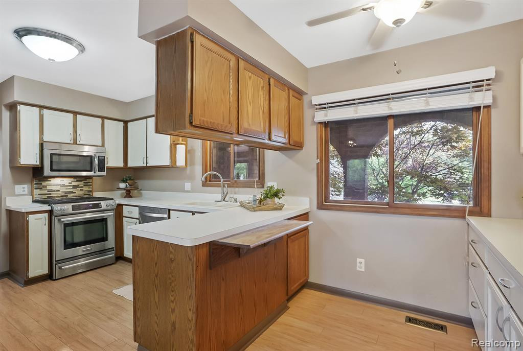 41488 BROQUET Drive, Northville, MI 48167 — Photo 10