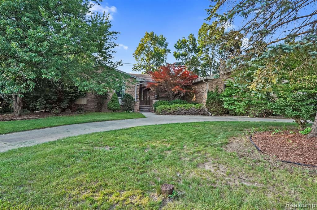 41488 BROQUET Drive, Northville, MI 48167 — Photo 41