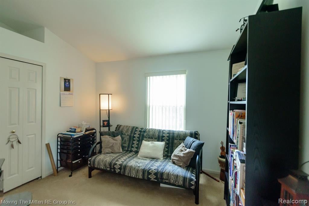 417 VICTORIAN Lane, Belleville, MI 48111 — Photo 20