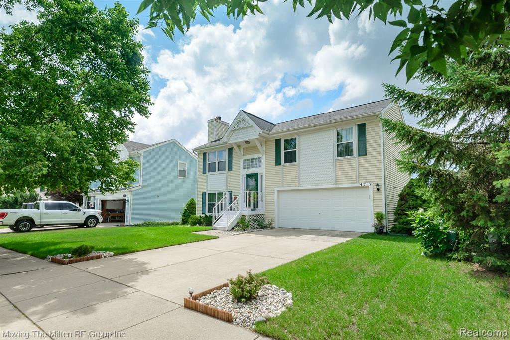 417 VICTORIAN Lane, Belleville, MI 48111 — Photo 33