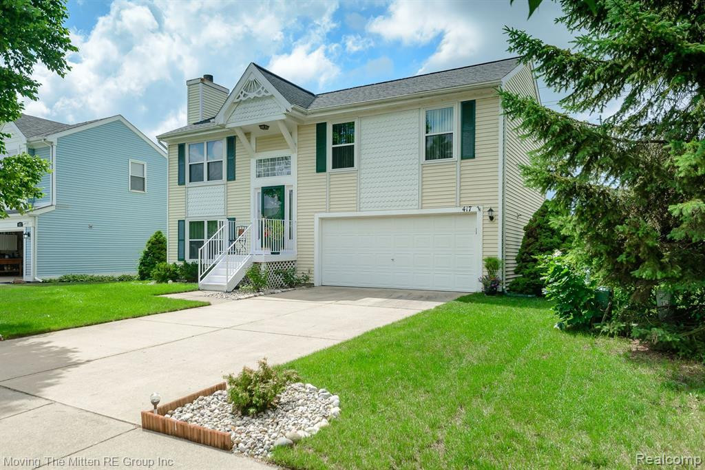 417 VICTORIAN Lane, Belleville, MI 48111 — Photo 34