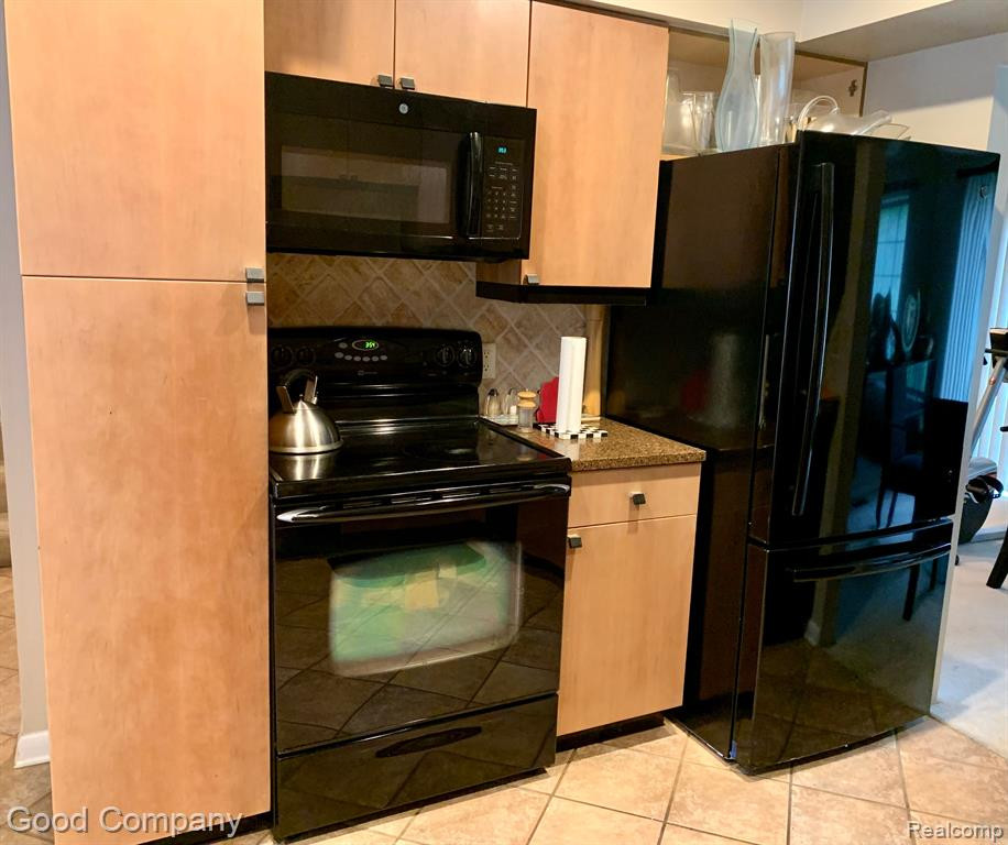 26698 SUMMERDALE Drive, Southfield, MI 48033 — Photo 5