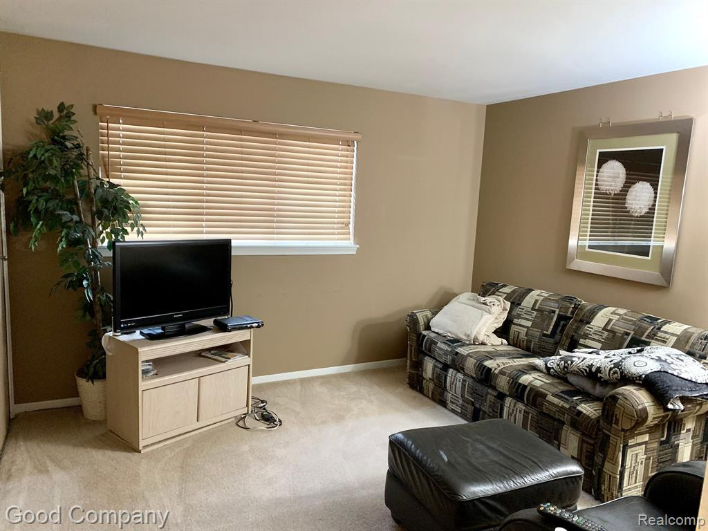 26698 SUMMERDALE Drive, Southfield, MI 48033 — Photo 10