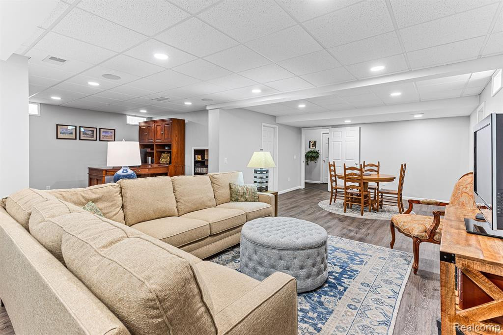 49986 HANCOCK Street, Canton, MI 48188 — Photo 32